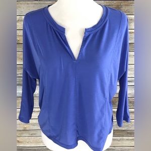 Women's ATHLETA Soft shirt, Purple Periwinkle large